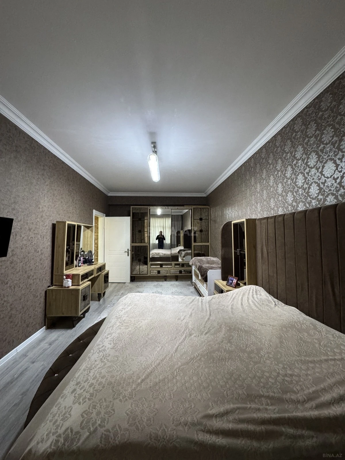 Satılır 2 otaqlı mənzil 92 m²