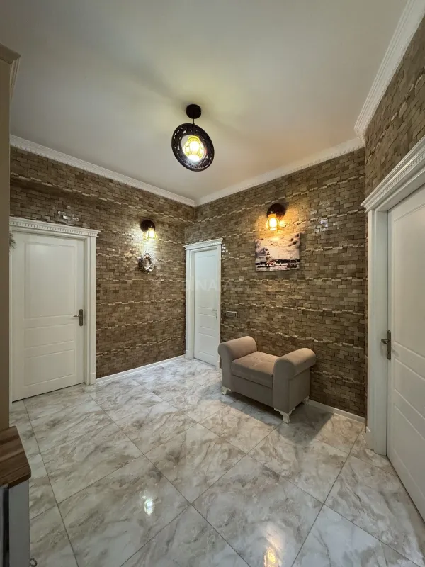 Satılır 2 otaqlı mənzil 92 m²