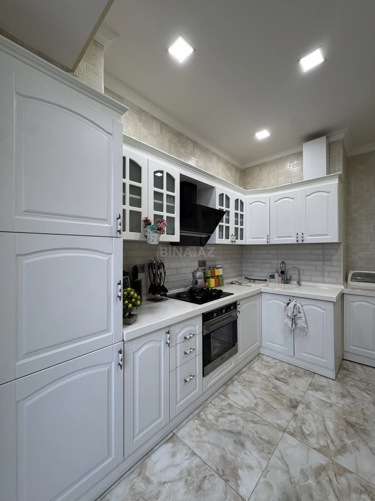 Satılır 2 otaqlı mənzil 92 m²