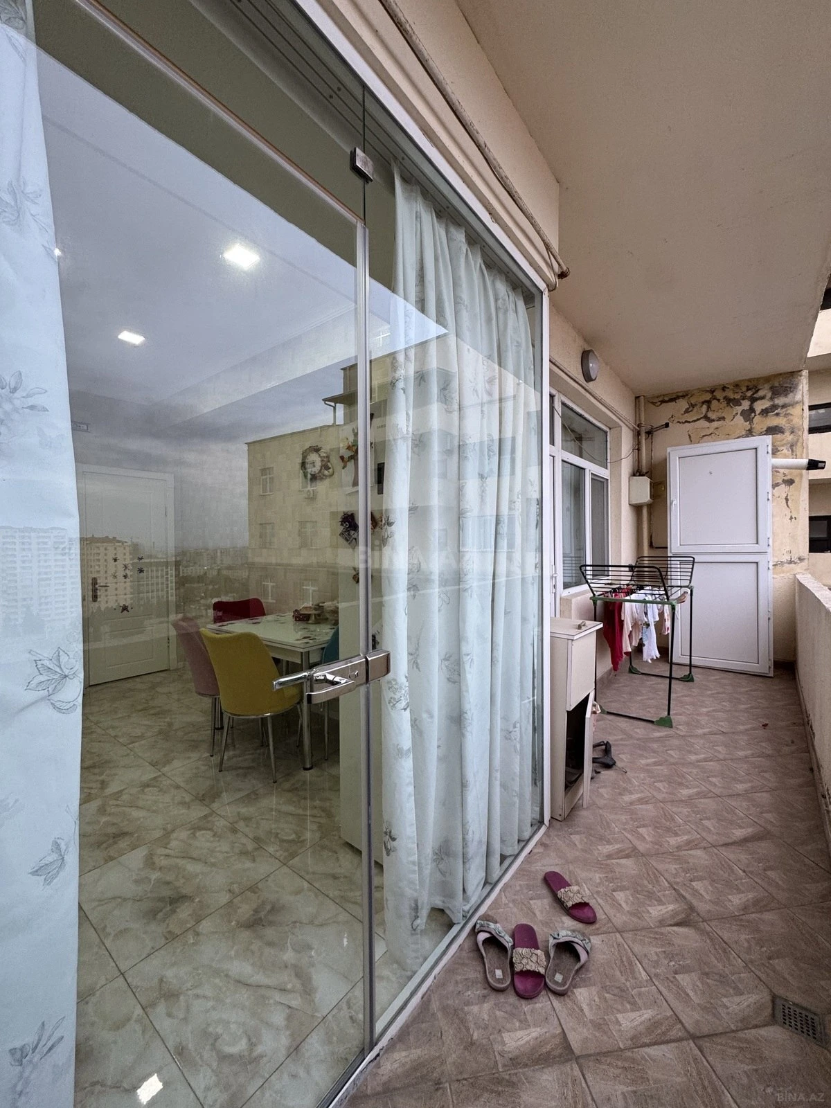 Satılır 2 otaqlı mənzil 92 m²