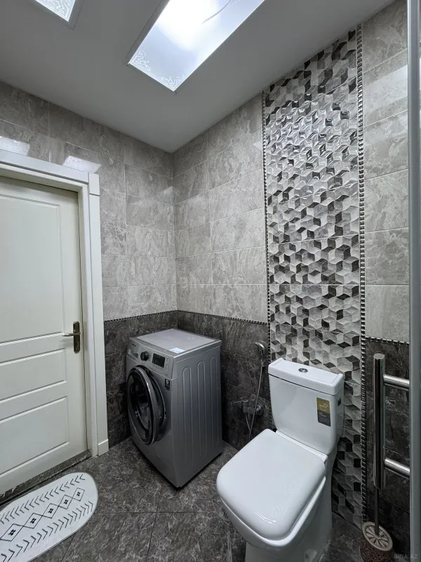 Satılır 2 otaqlı mənzil 92 m²