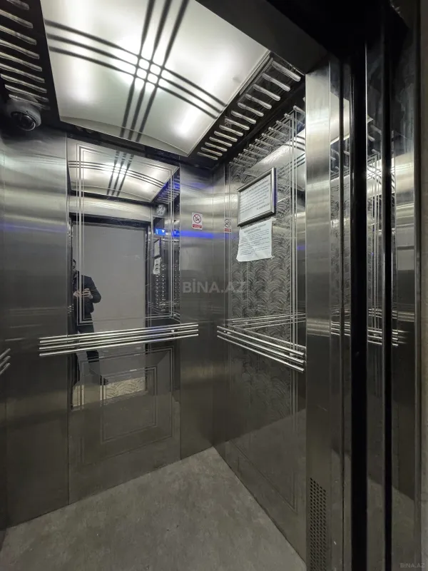 Satılır 2 otaqlı mənzil 92 m²