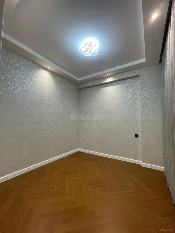 Satılır 4 otaqlı mənzil 150 m²