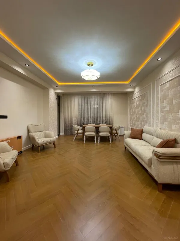 Satılır 4 otaqlı mənzil 150 m²