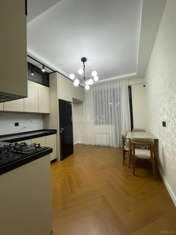 Satılır 4 otaqlı mənzil 150 m²