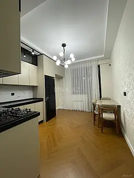 Satılır 4 otaqlı mənzil 150 m²