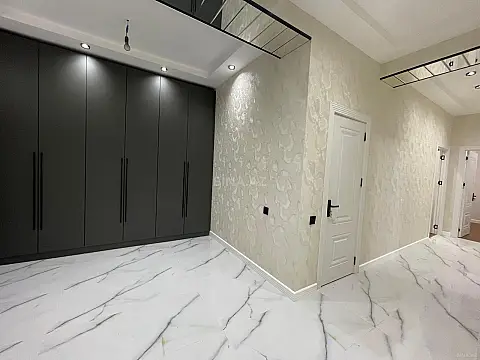 Satılır 4 otaqlı mənzil 150 m²