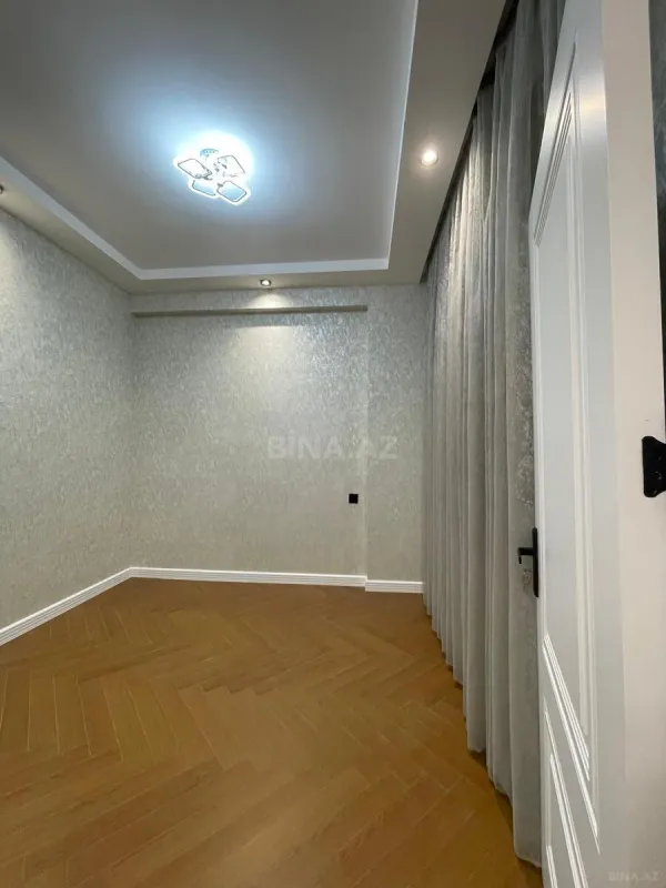 Satılır 4 otaqlı mənzil 150 m²