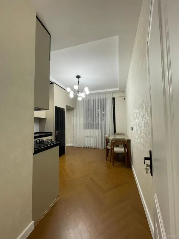 Satılır 4 otaqlı mənzil 150 m²