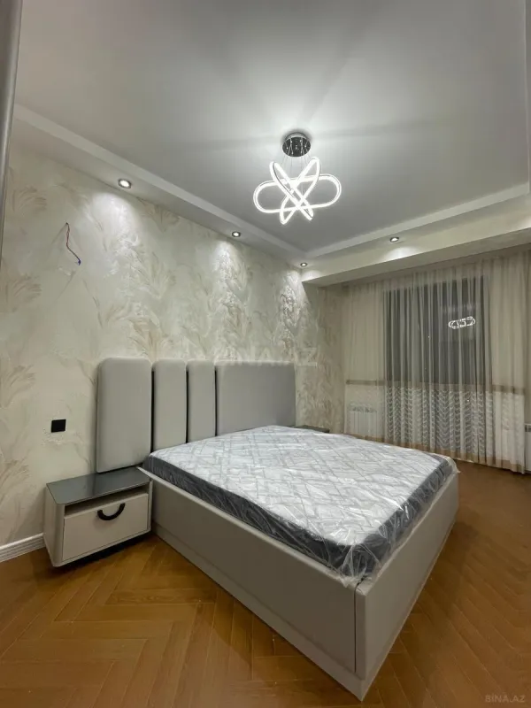 Satılır 4 otaqlı mənzil 150 m²