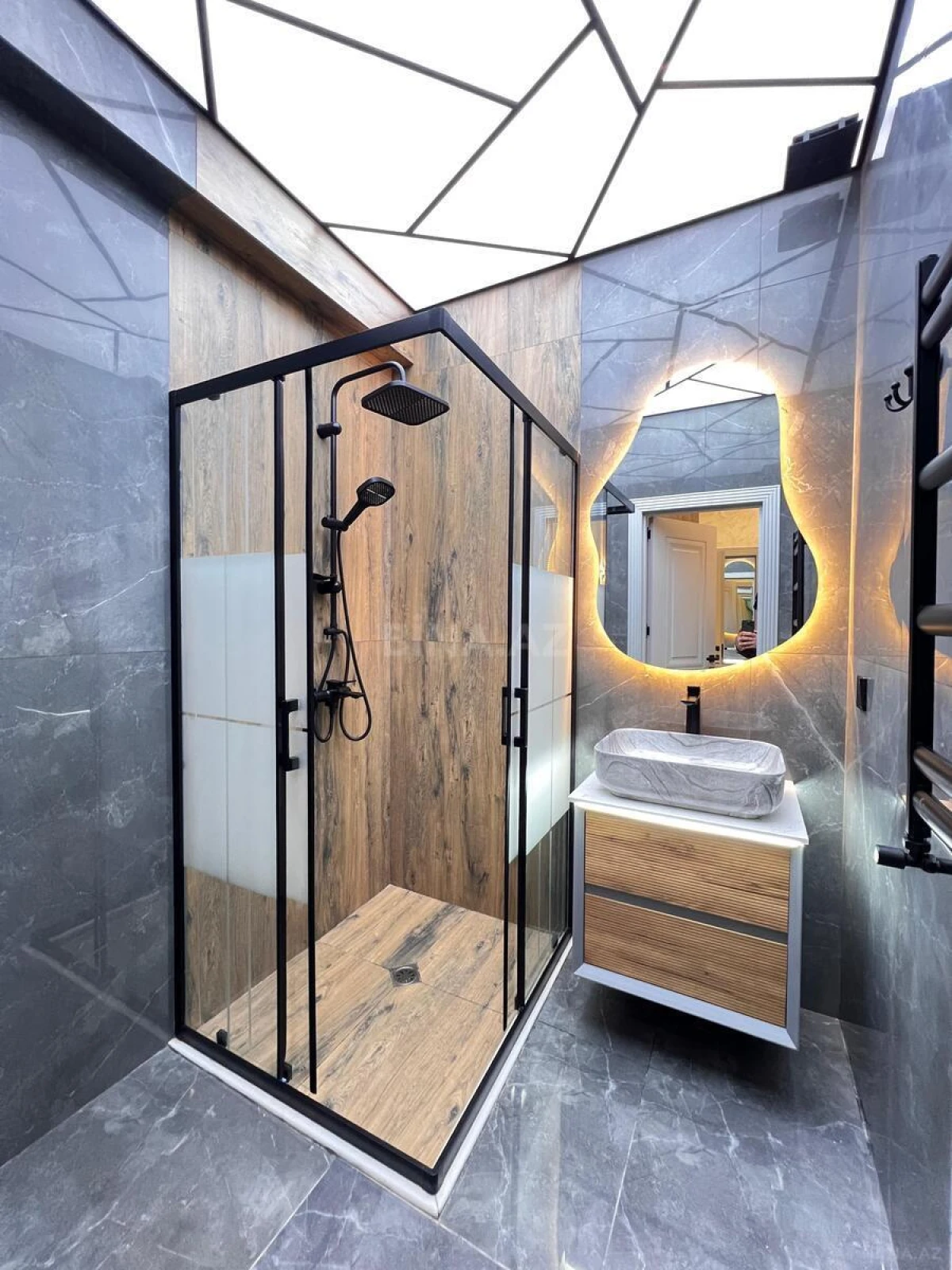 Satılır 3 otaqlı mənzil 88 m²