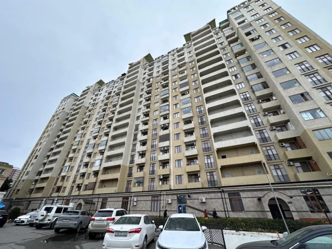 Satılır 3 otaqlı mənzil 106 m²