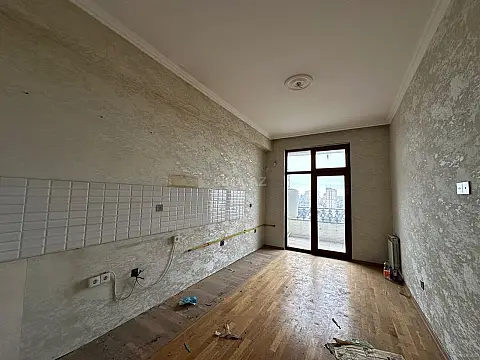 Satılır 3 otaqlı mənzil 106 m²