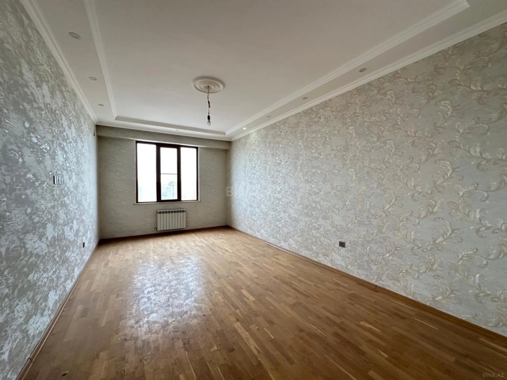 Satılır 3 otaqlı mənzil 106 m²