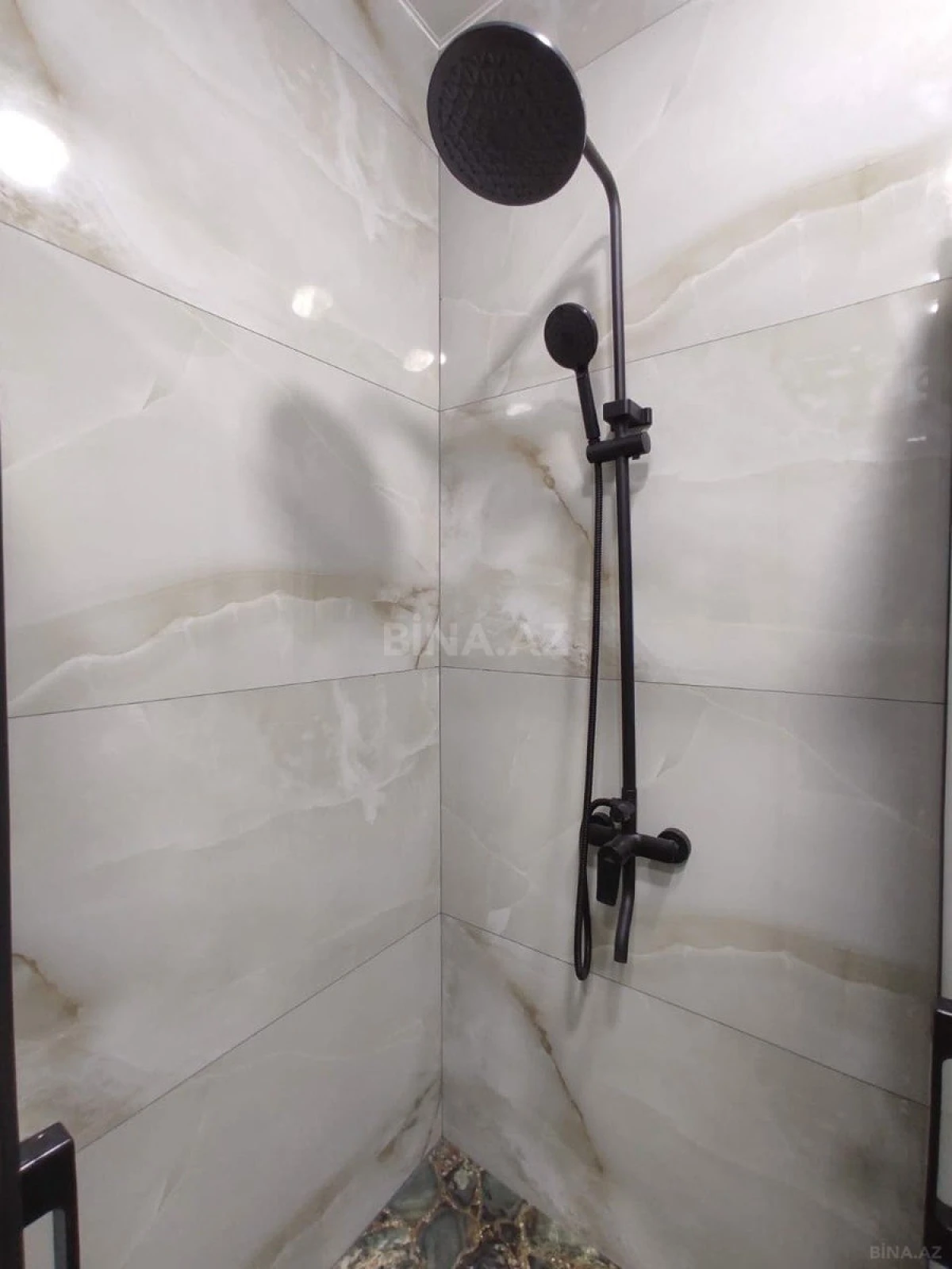 Satılır 2 otaqlı mənzil 85 m²