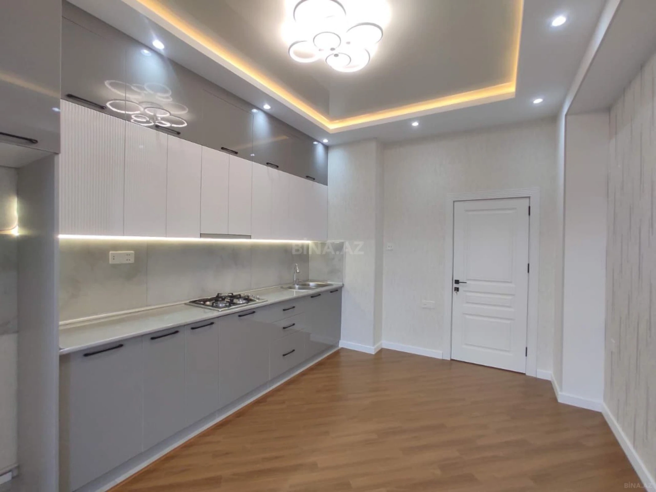 Satılır 2 otaqlı mənzil 85 m²