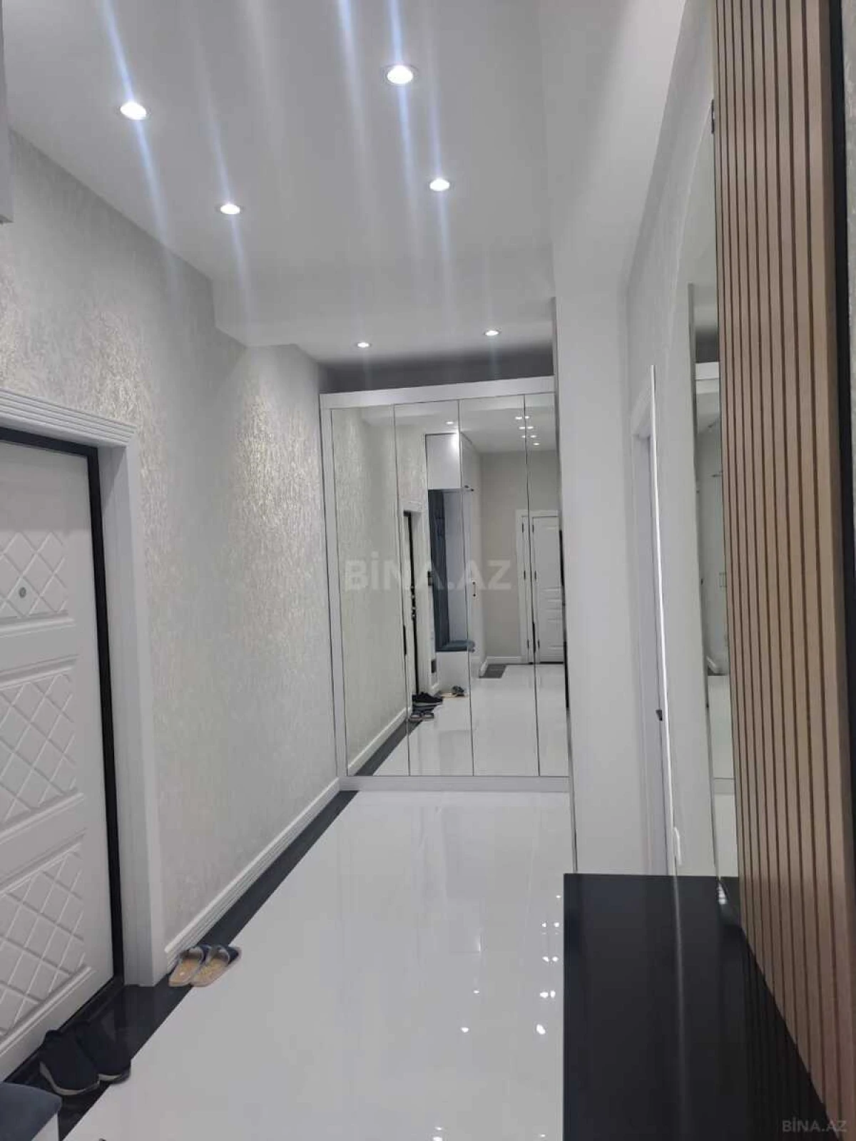 Satılır 2 otaqlı mənzil 85 m²