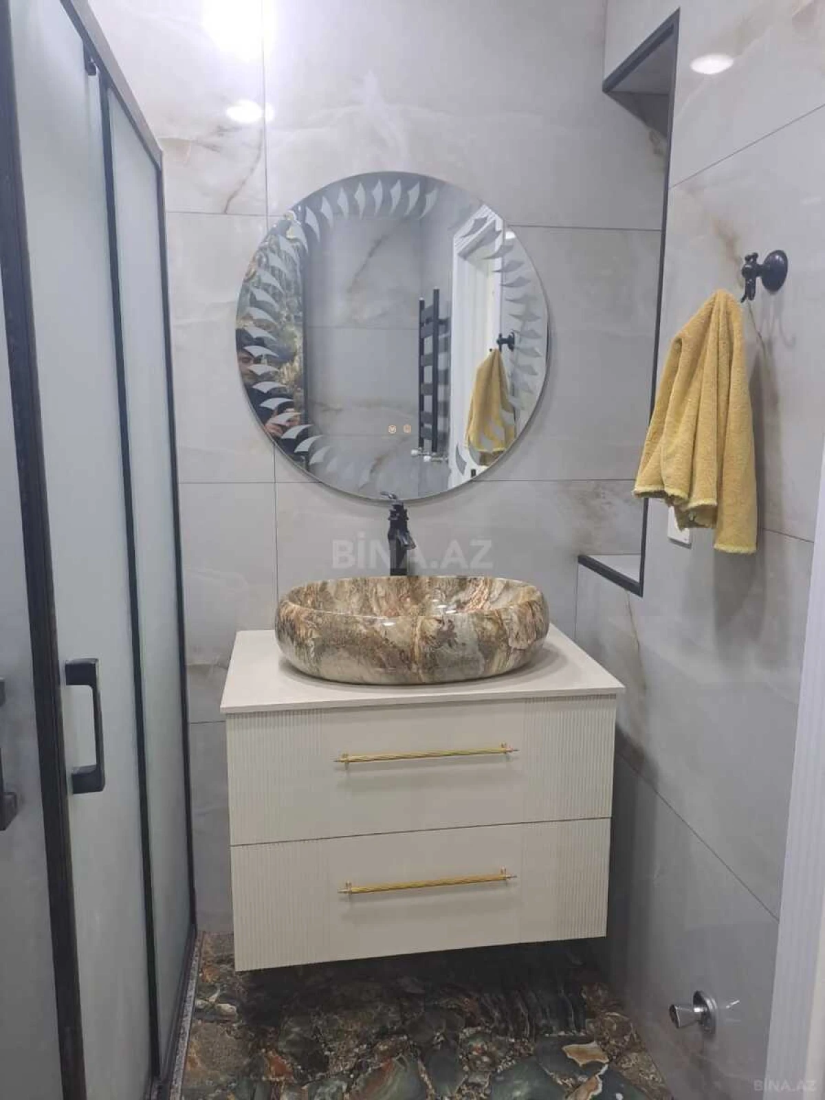 Satılır 2 otaqlı mənzil 85 m²