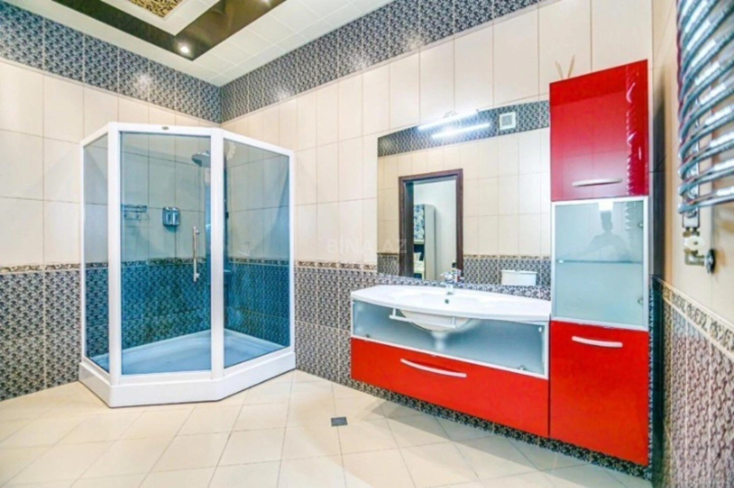 Satılır 5 otaqlı mənzil 360 m²