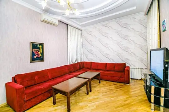 Satılır 5 otaqlı mənzil 360 m²