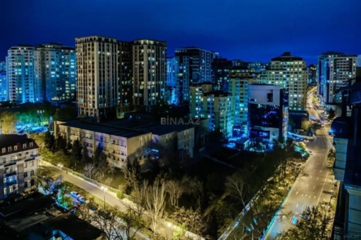 Satılır 5 otaqlı mənzil 360 m²
