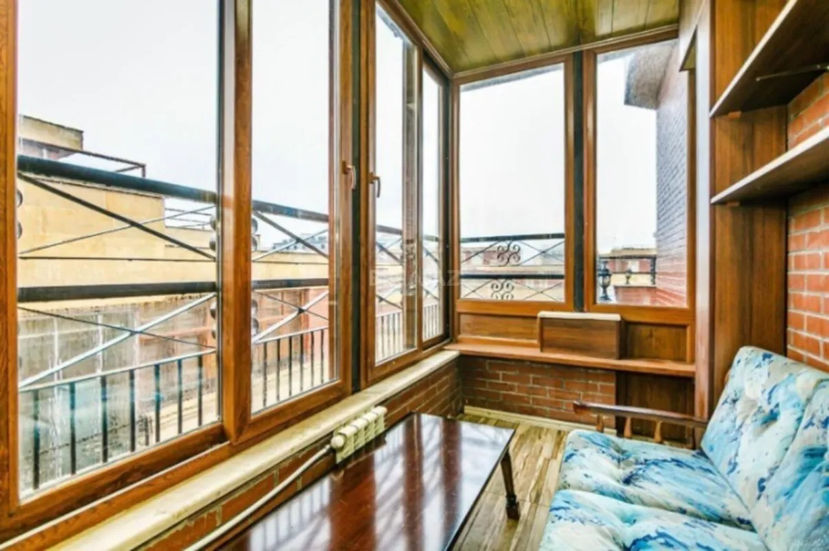 Satılır 5 otaqlı mənzil 360 m²