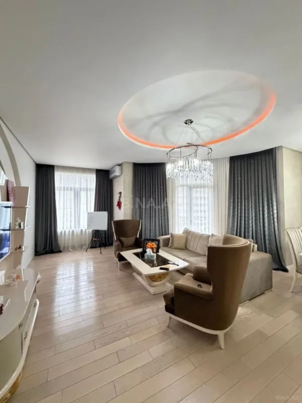 Satılır 3 otaqlı mənzil 160 m²