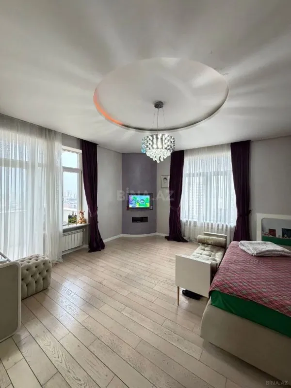 Satılır 3 otaqlı mənzil 160 m²