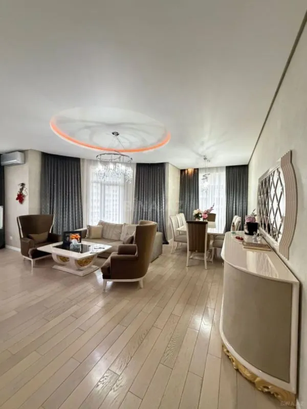 Satılır 3 otaqlı mənzil 160 m²