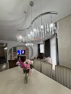 Satılır 3 otaqlı mənzil 160 m²
