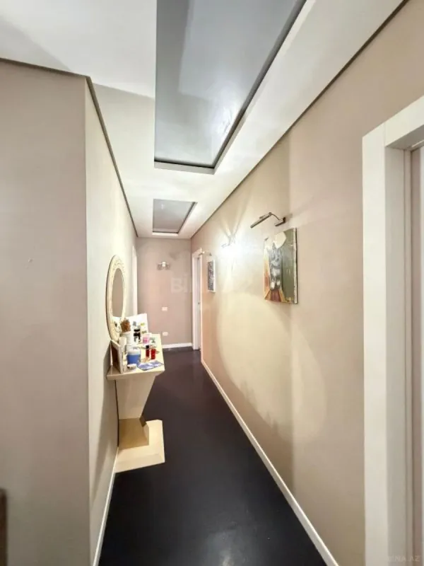 Satılır 3 otaqlı mənzil 160 m²