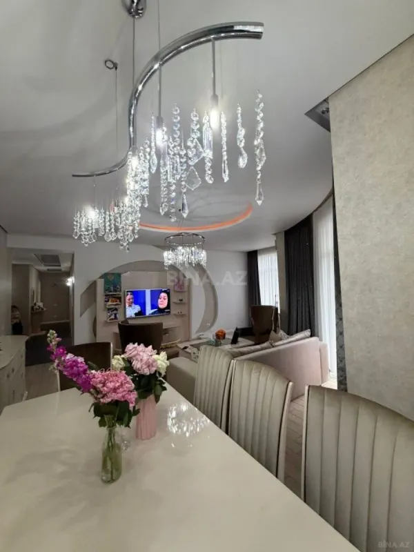 Satılır 3 otaqlı mənzil 160 m²
