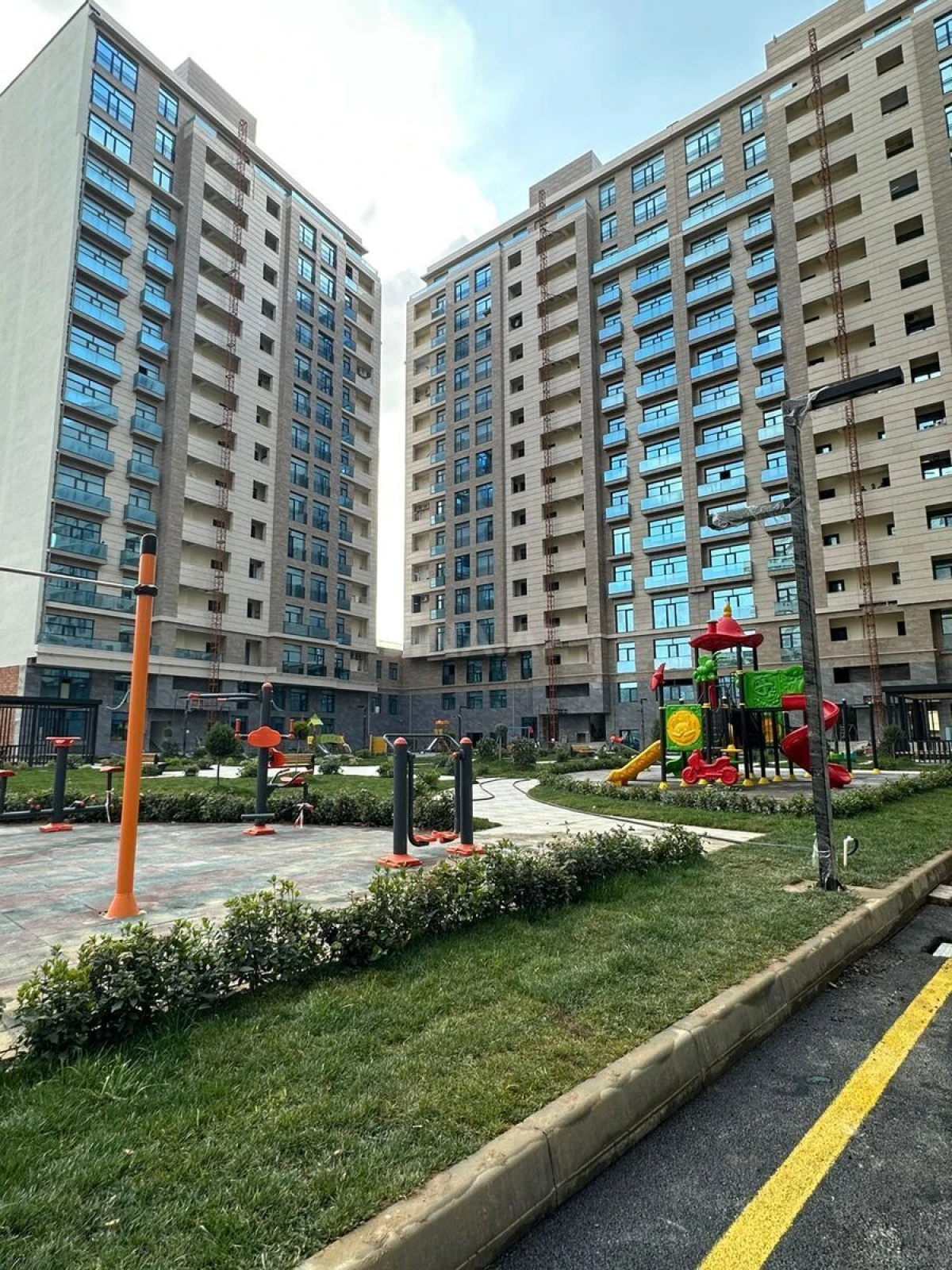 Satılır 2 otaqlı mənzil 65 m²