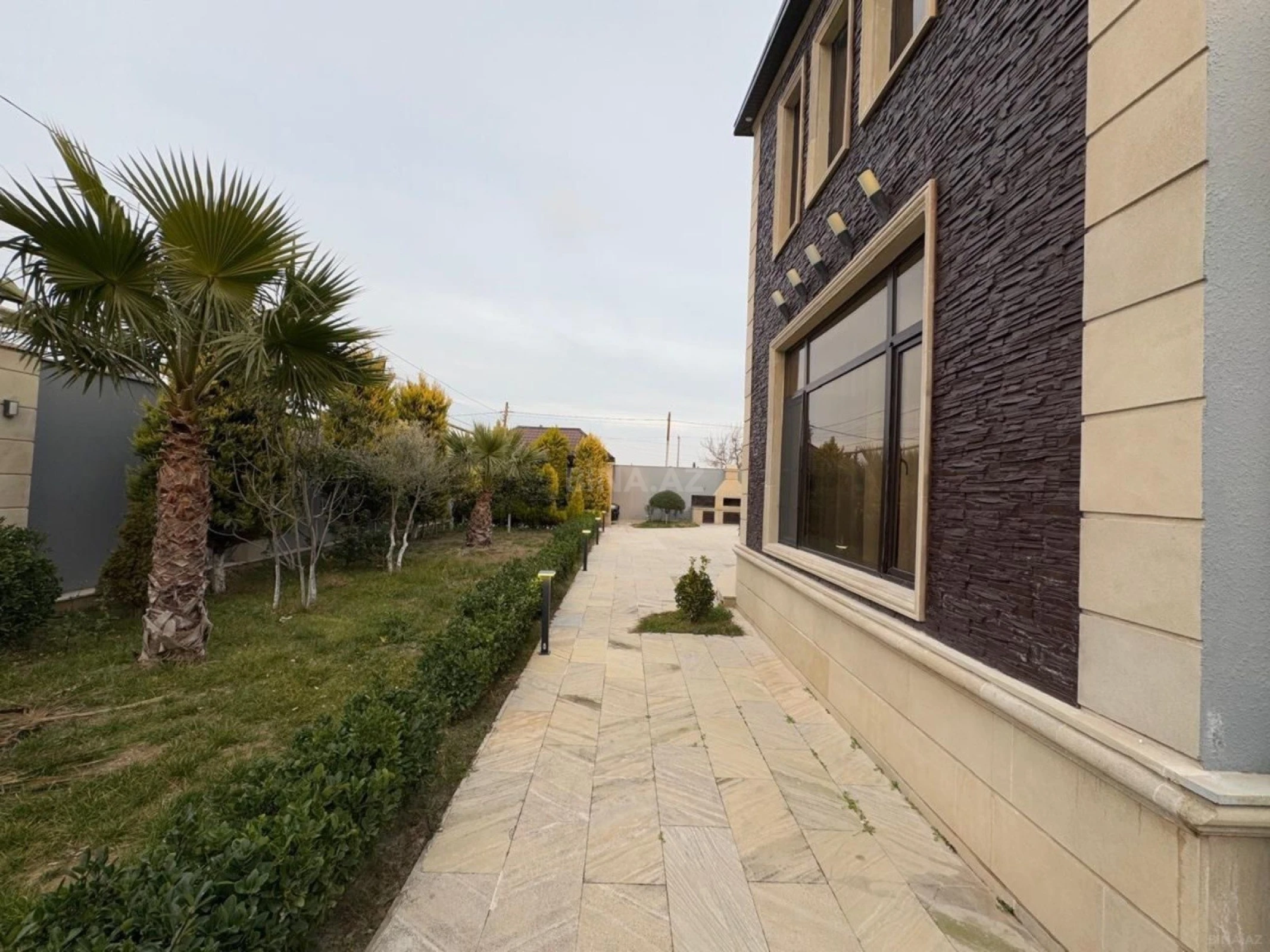 Kirayə verilir 5 otaqlı həyət evi 360 m²