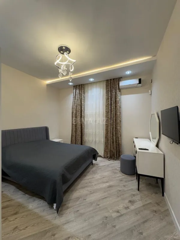 Kirayə verilir 5 otaqlı həyət evi 360 m²