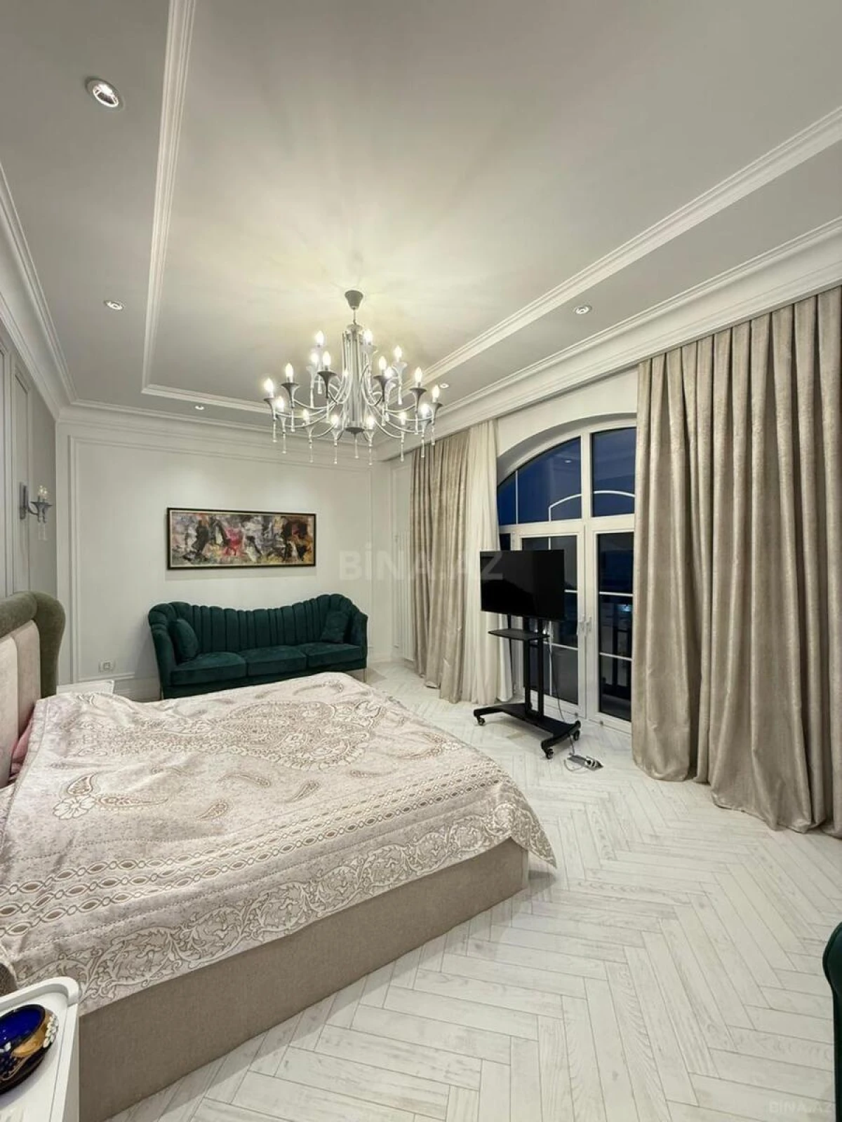 Kirayə verilir 5 otaqlı həyət evi 360 m²