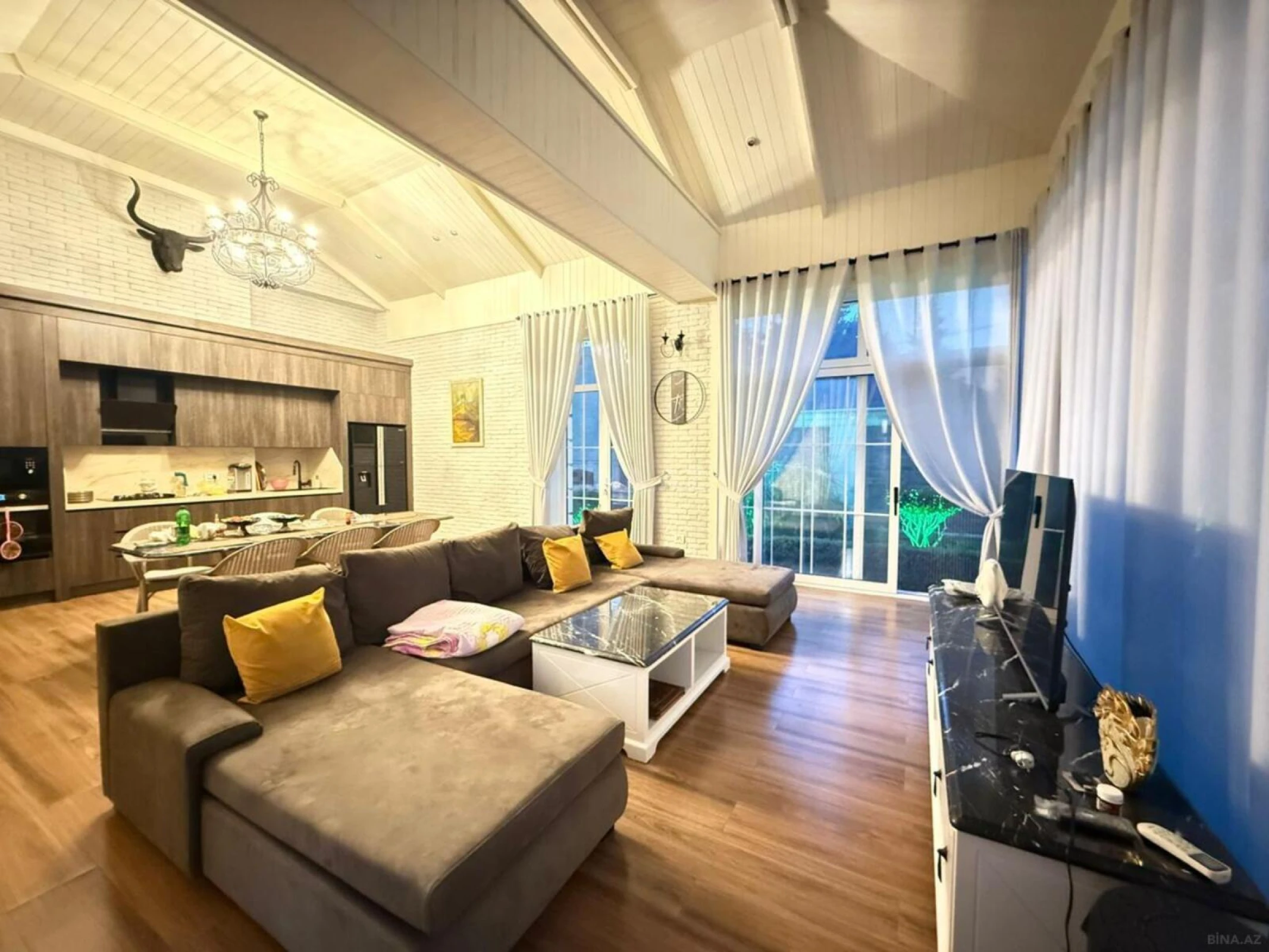 Kirayə verilir 5 otaqlı həyət evi 360 m²