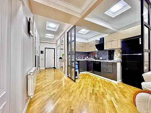 Satılır 2 otaqlı mənzil 75 m²