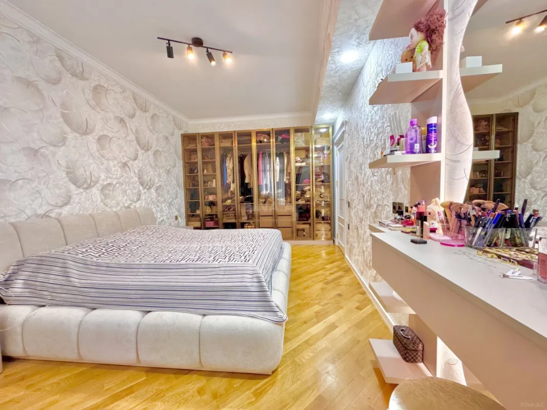 Satılır 2 otaqlı mənzil 75 m²