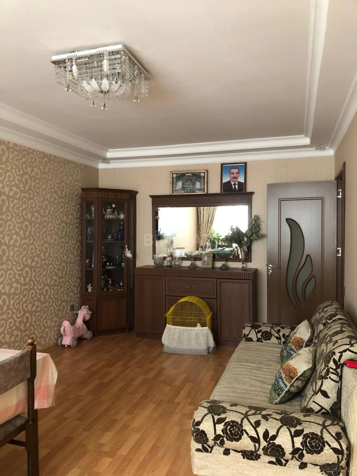 Satılır 4 otaqlı mənzil 135 m²