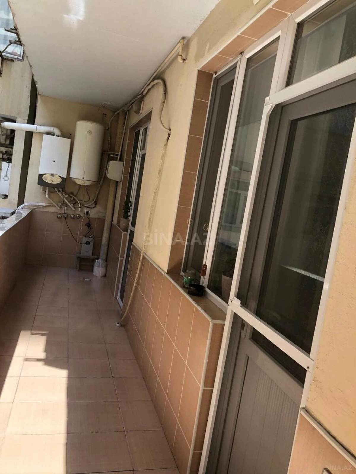 Satılır 4 otaqlı mənzil 135 m²