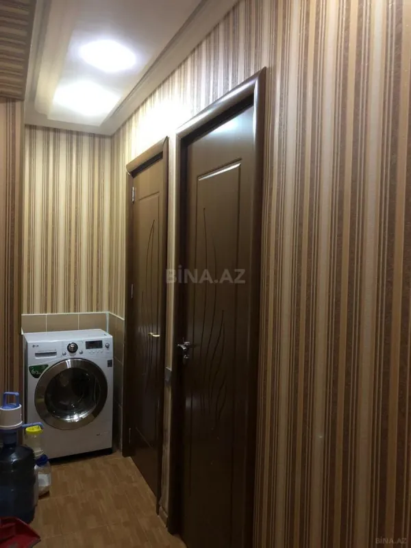 Satılır 4 otaqlı mənzil 135 m²
