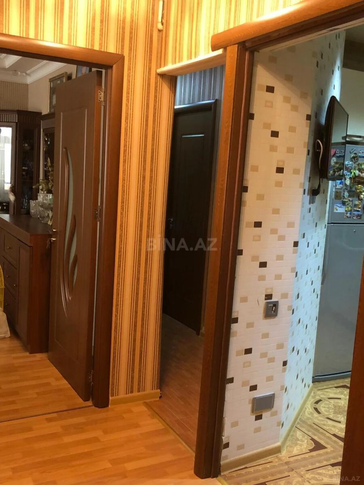 Satılır 4 otaqlı mənzil 135 m²