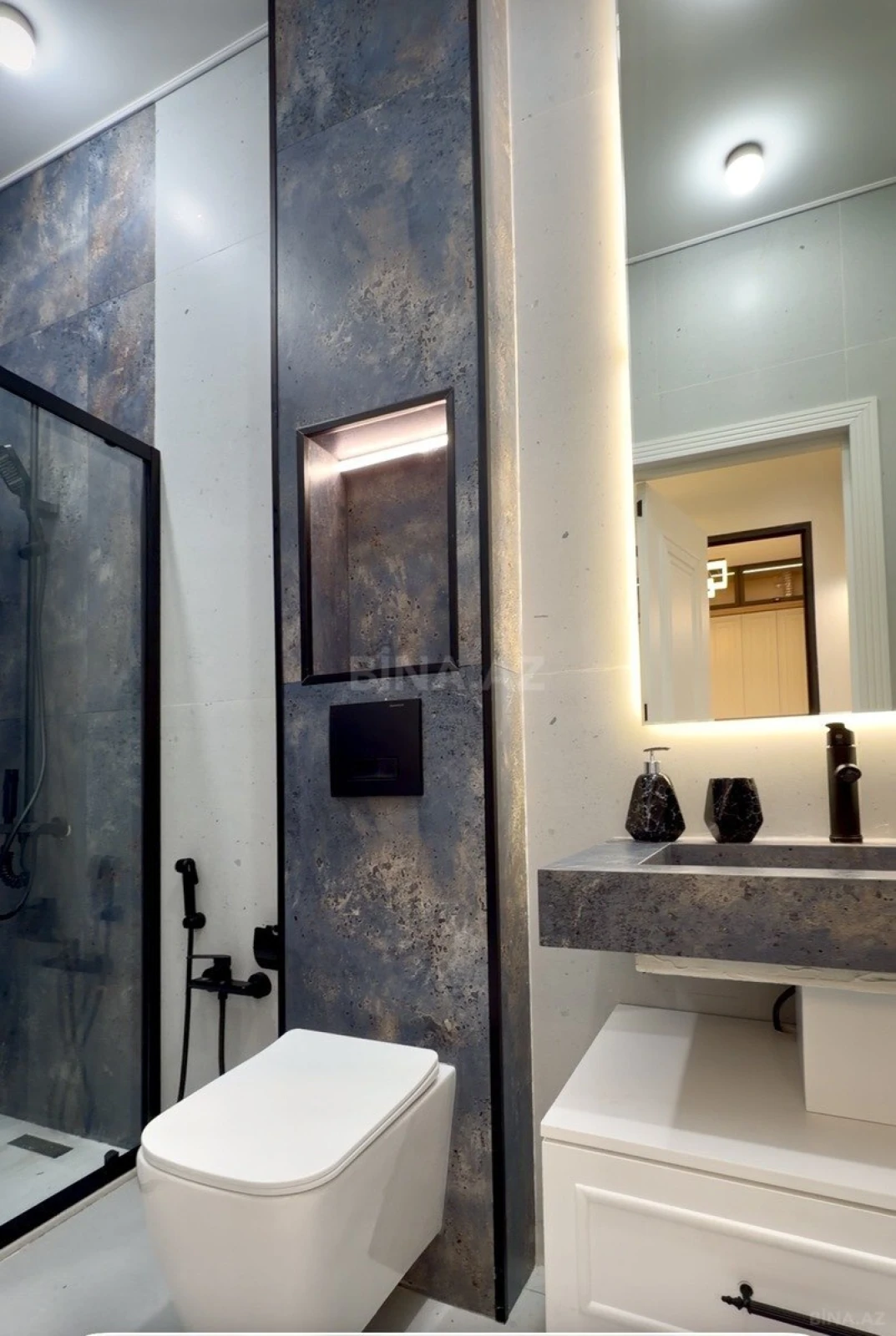 Satılır 3 otaqlı mənzil 98 m²