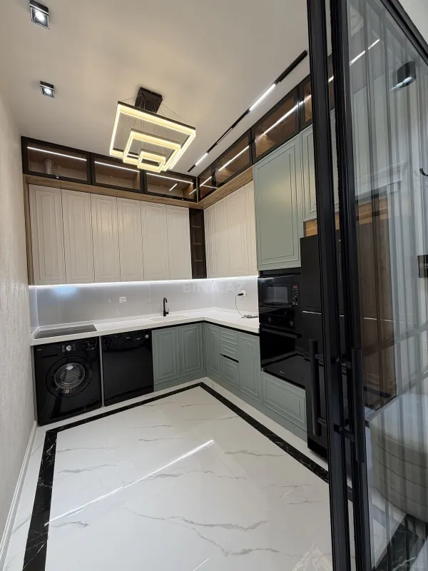 Satılır 3 otaqlı mənzil 98 m²