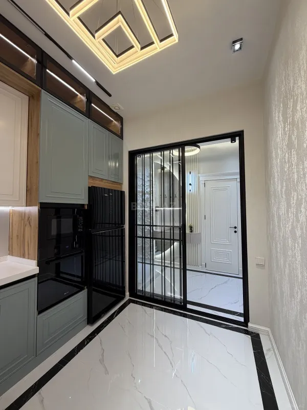 Satılır 3 otaqlı mənzil 98 m²