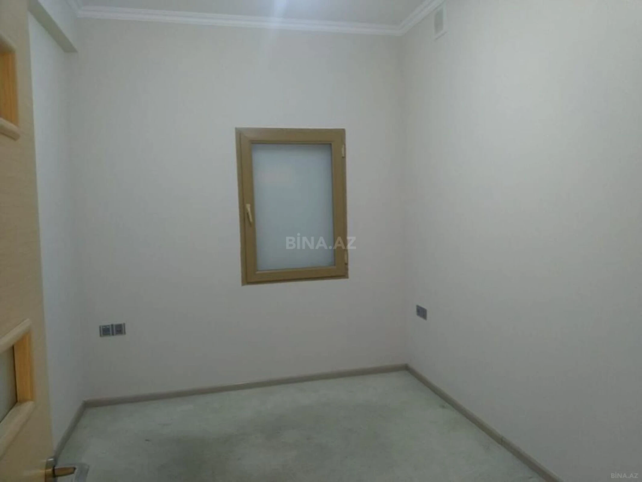 Satılır 4 otaqlı mənzil 200 m²