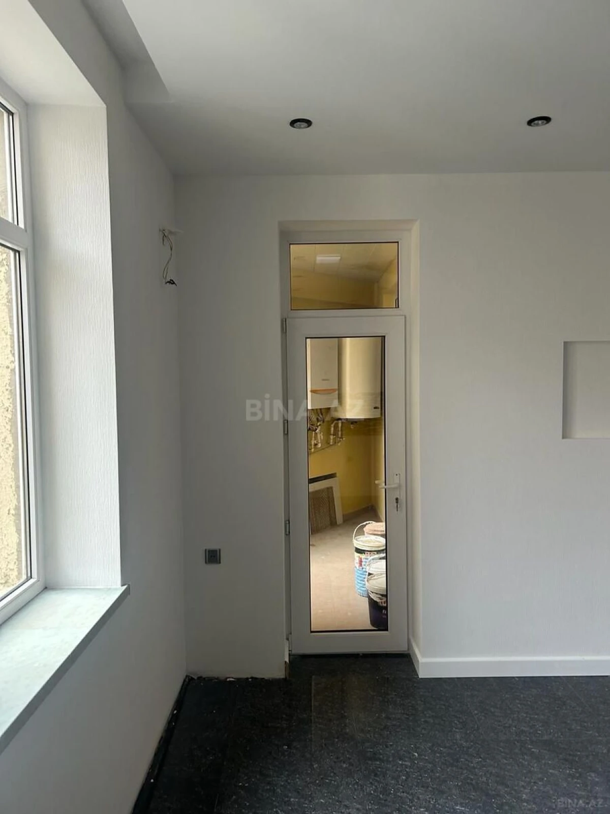 Satılır 4 otaqlı mənzil 200 m²