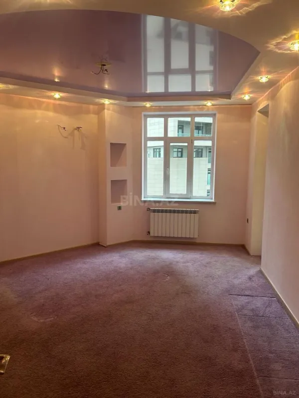 Satılır 4 otaqlı mənzil 200 m²