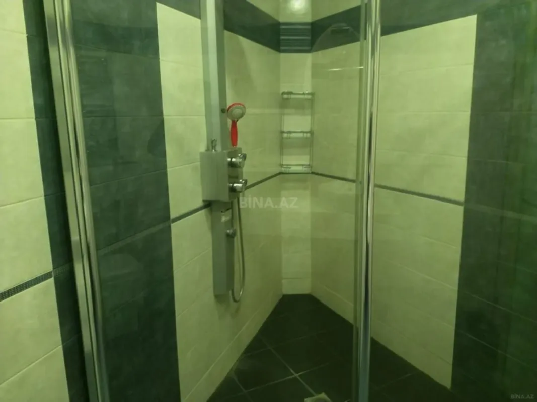 Satılır 4 otaqlı mənzil 200 m²